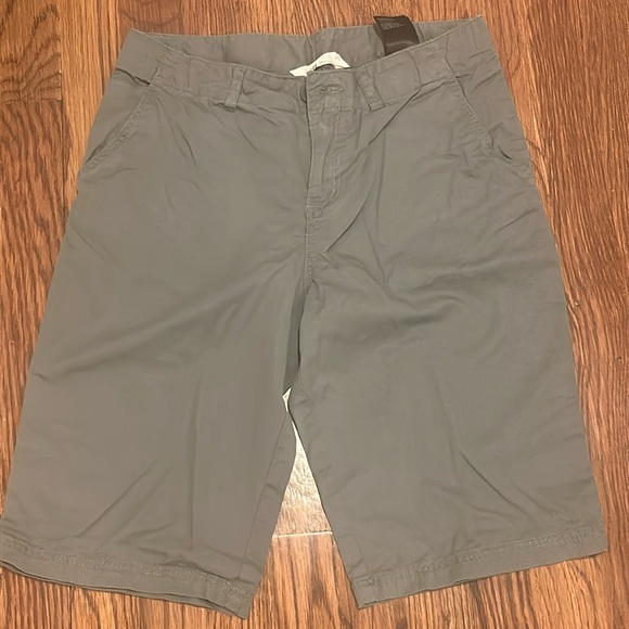 H&M, Boys, Green Shorts , Size 13-14 - Picture 1 of 4